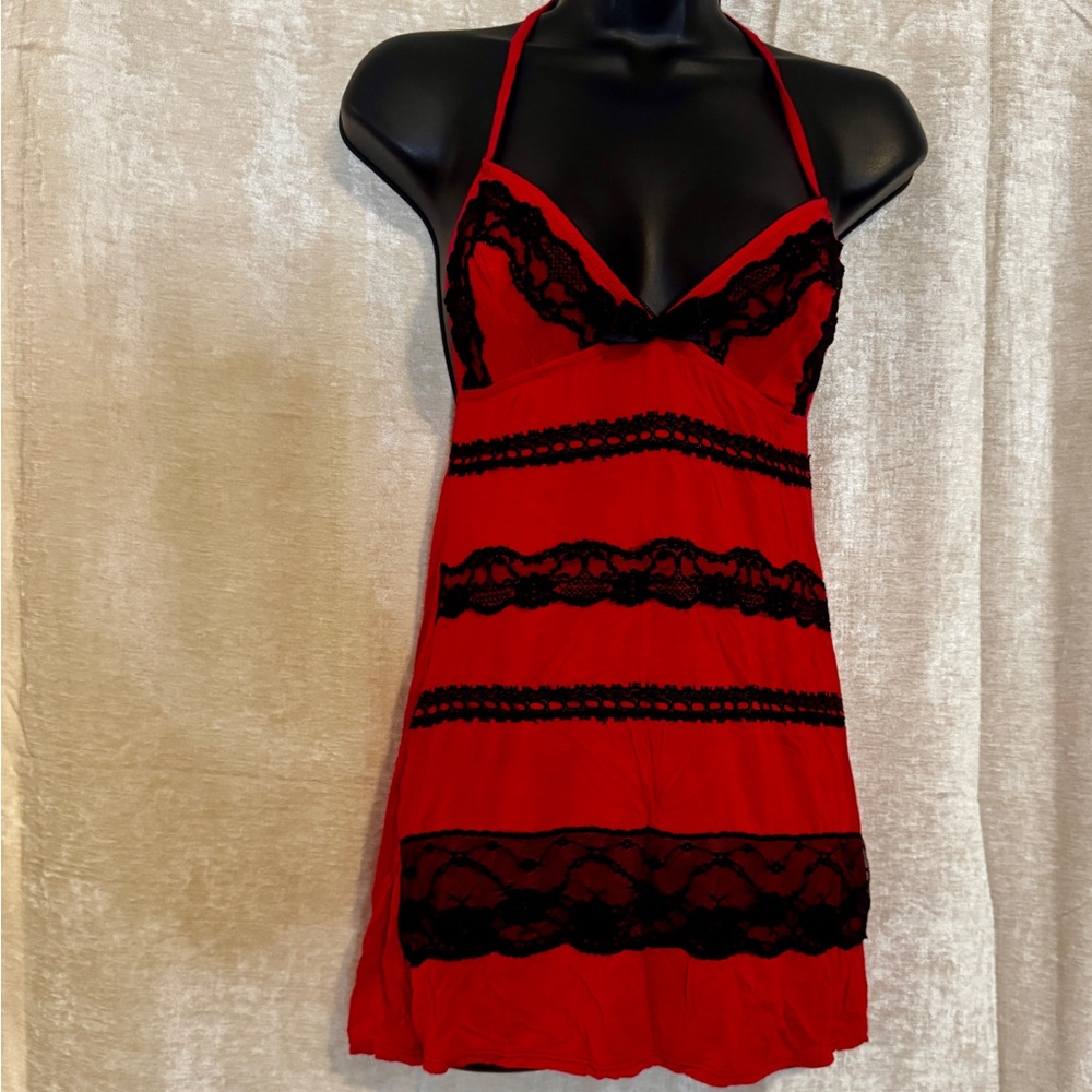 VINTAGE FREDERICK’S of HOLLYWOOD Elegant Red and Black Lace Chemise - Picture 5 of 8